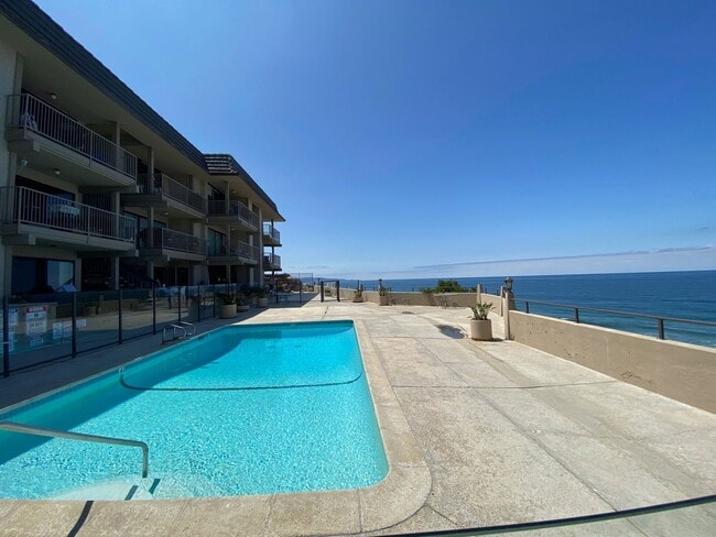 Building Photo - Del Mar Beach Club 2bd/2ba Condo