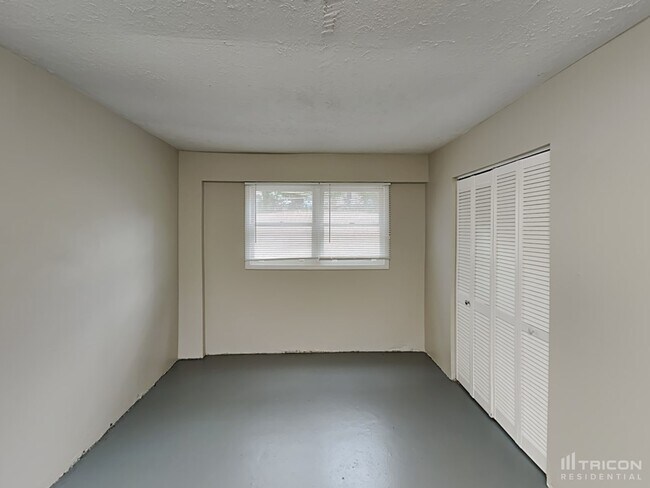 Building Photo - 2642 Hatfield Cir SE
