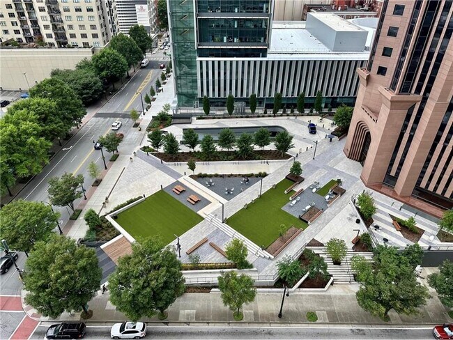 Building Photo - 620 Peachtree St NE