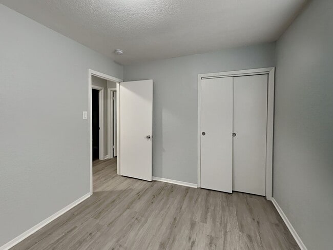 Building Photo - 3BR/2BA Pet-Friendly Home in Westworth Village | Fenced Yard & Garage