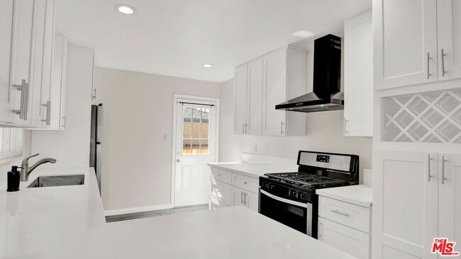 Building Photo - 10422 El Rancho Dr