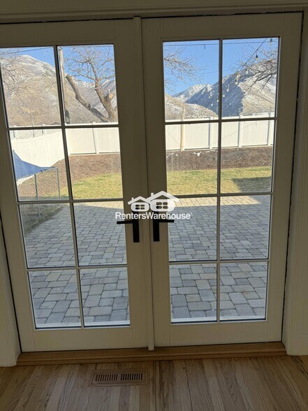 Building Photo - 3591 Kempner Rd S