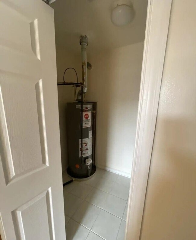 Building Photo - 13 Union St