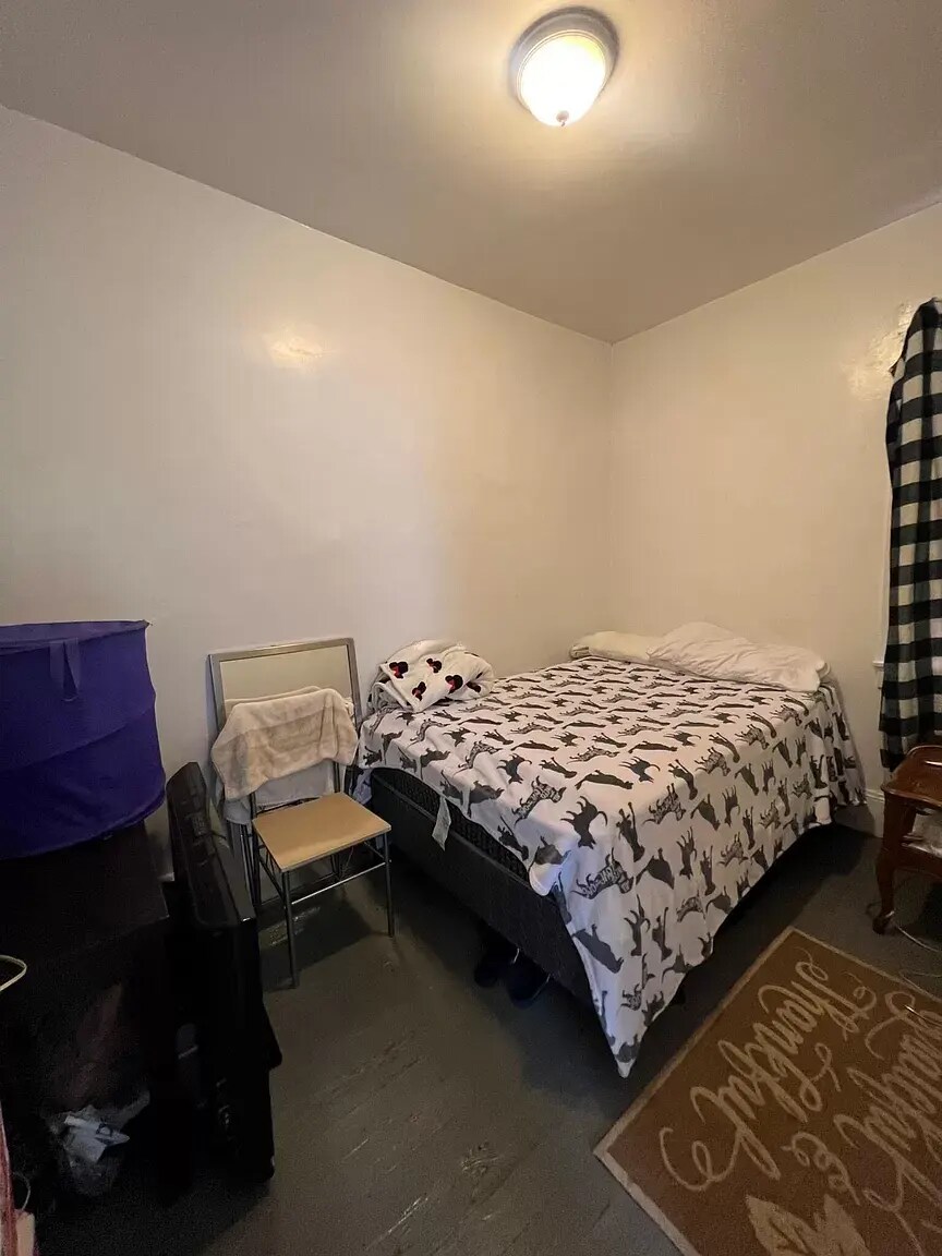 Building Photo - 10 Warren St