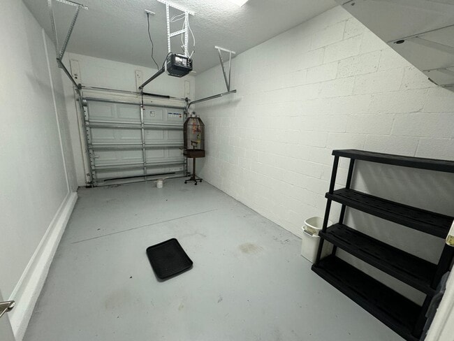 Building Photo - New Generation Stunning 1 Bed 1 Bath with ...