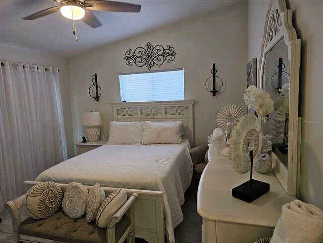 Building Photo - 3300 Loveland Blvd