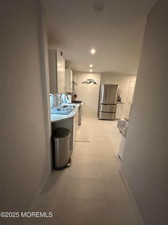 Building Photo - 106 Wallace St