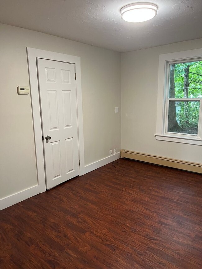 Building Photo - 5 Elm St