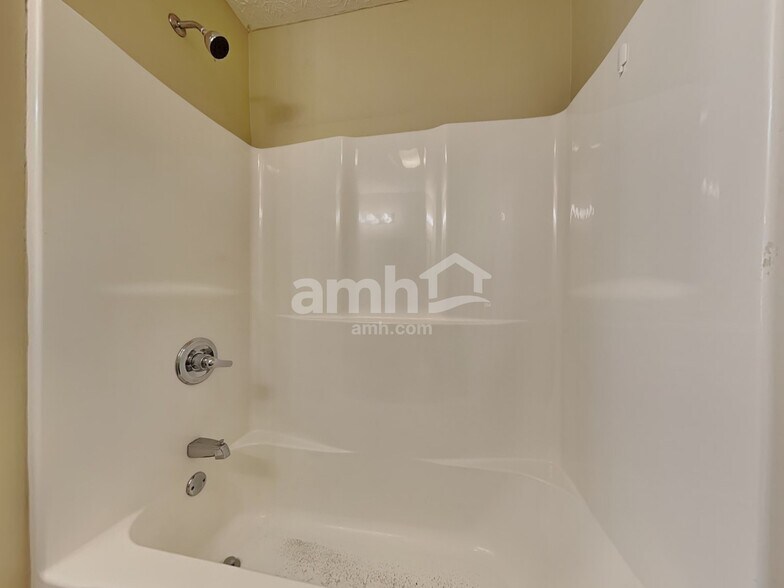 Building Photo - 1117 Long Meadow Dr