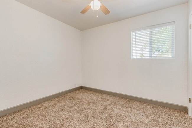Building Photo - 1637 W Cinnabar Ave