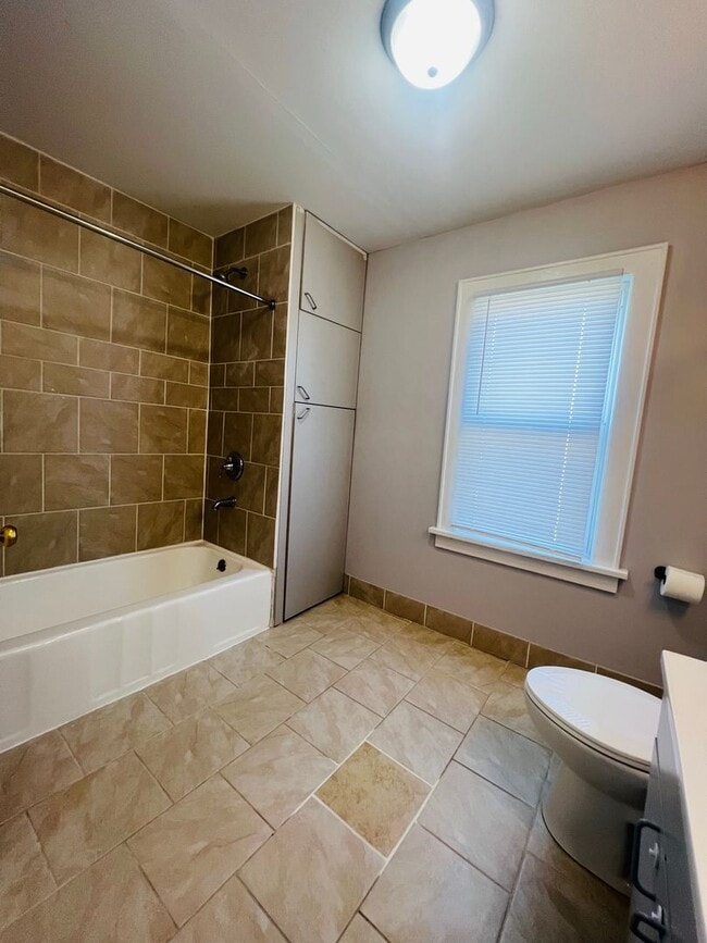 Building Photo - Charming 3-Bedroom Home – Don’t Miss This One