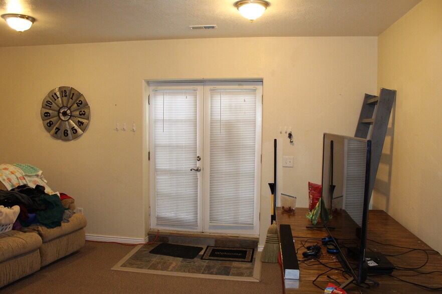 Building Photo - 1410 Canyon Dr