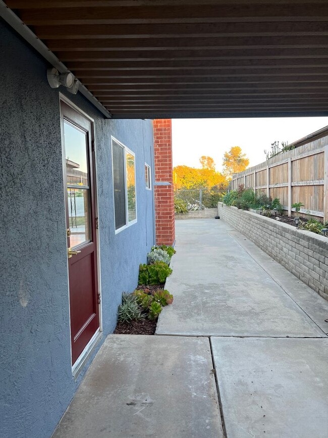 Building Photo - Rare Find!!!  Incredible 4  bedroom / 2 bath updated house in beautiful Clairemont!!!