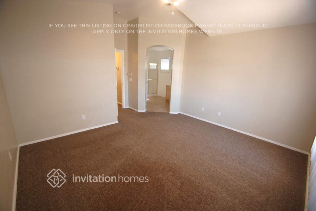 Building Photo - 606 W McRae Dr