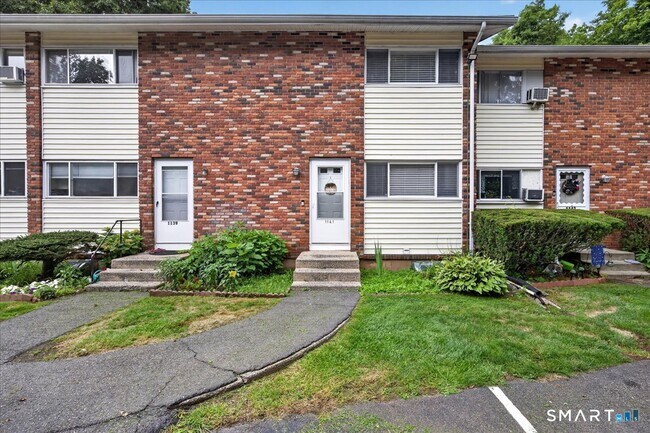 Building Photo - 1141 Waterbury Rd
