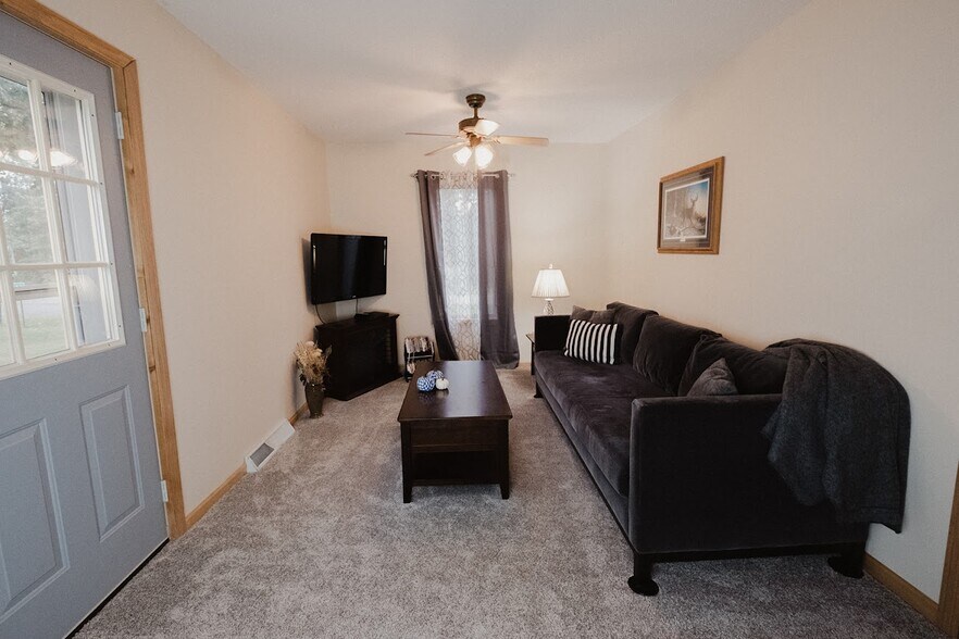 Building Photo - 7521 Water St