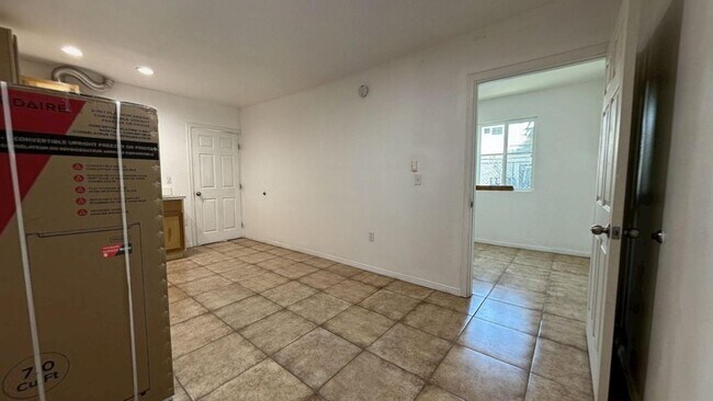Building Photo - 1496 Belle St