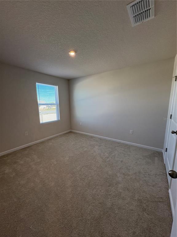 Building Photo - 1221 Lexington Ln