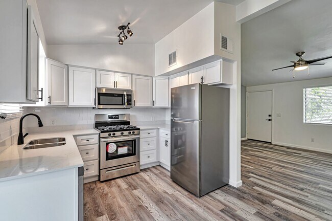 Building Photo - **First Month Free**