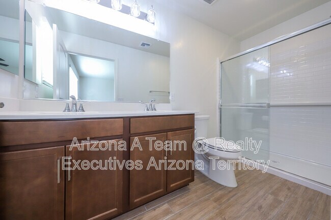 Building Photo - 4639 S Brandywine Dr