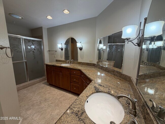 Building Photo - 10402 E Regal Dr