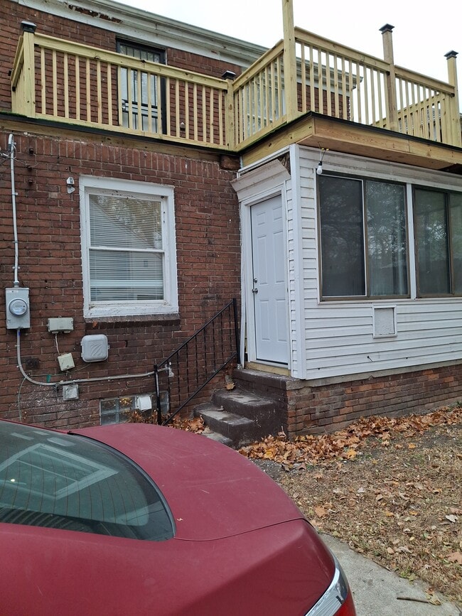 Building Photo - 15800 Vaughan St