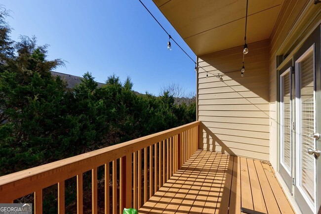 Building Photo - 2022 Cobblestone Cir NE