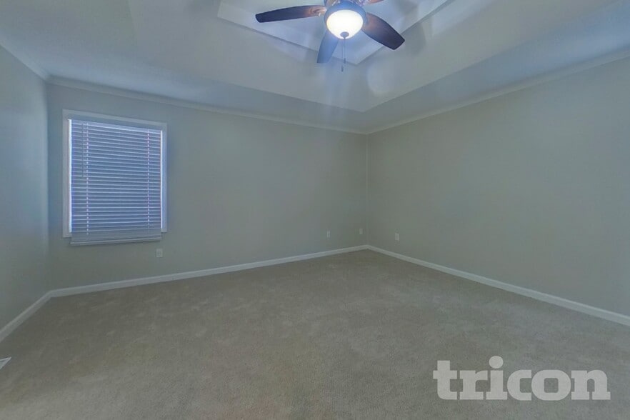 Building Photo - 1404 S Montebello Ln