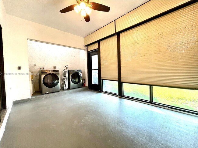 Building Photo - 3709 Cocoplum Cir