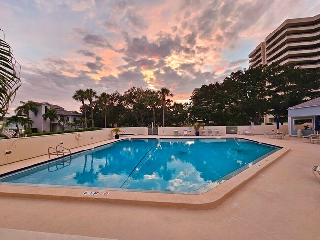 Building Photo - Pasadena Yacht Club 2 Bedroom Condo For Rent