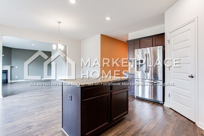 Building Photo - 484 Emporia Loop
