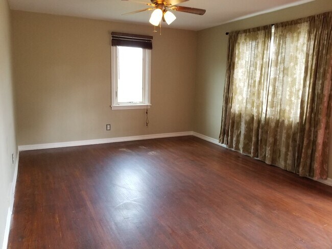 Building Photo - House East of Waynesboro