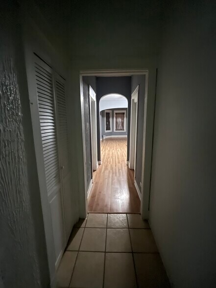 Building Photo - 5424 S Honore St