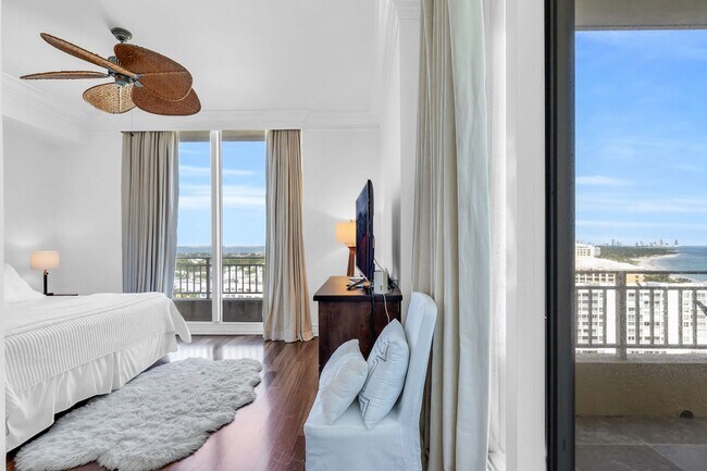 Building Photo - Step into luxury with this fully furnished PH offering stunning ocean and bay views. Located in t...