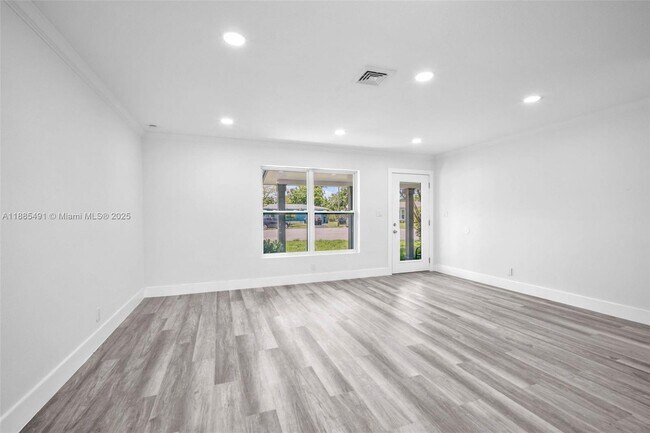 Building Photo - 1840 NW 32nd St