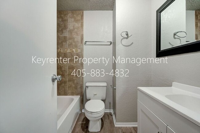 Building Photo - 313 Belmont Dr