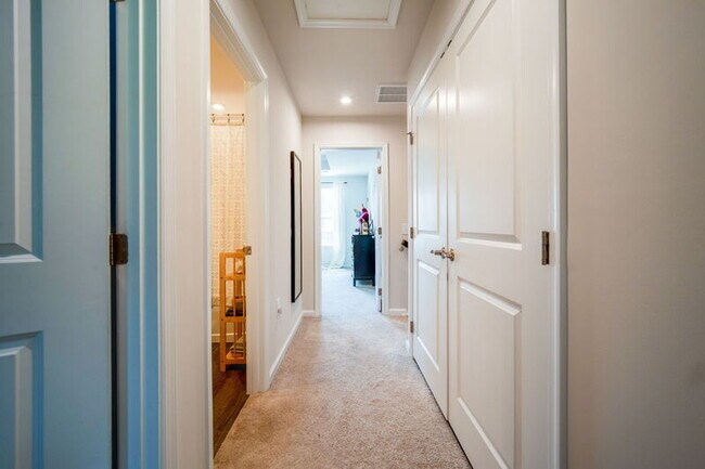 Building Photo - 317 Capeside Ct