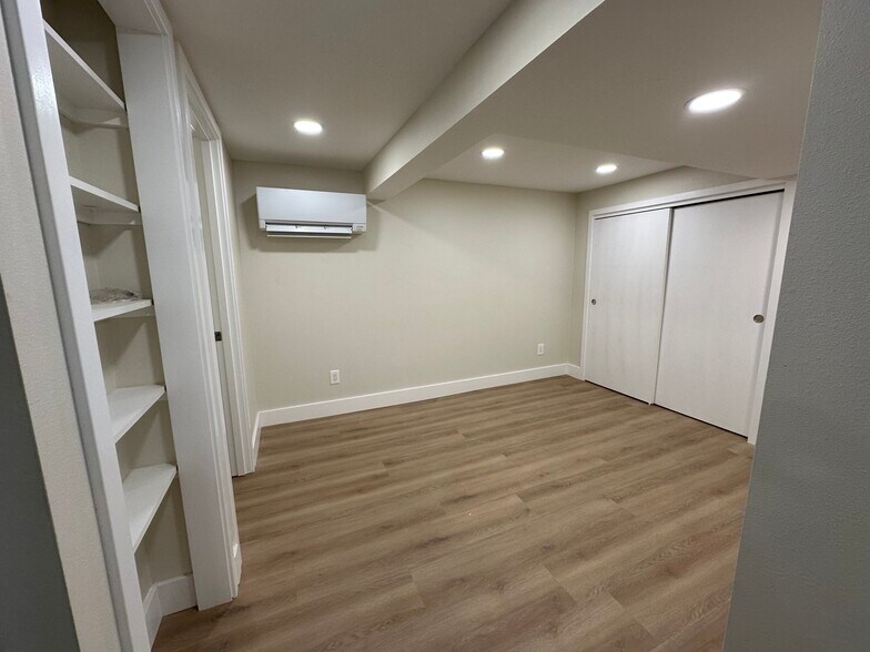 Building Photo - 2412 Columbia St SW