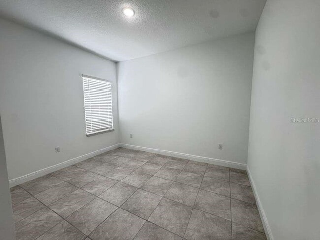 Building Photo - 6142 SW 154th Place Rd