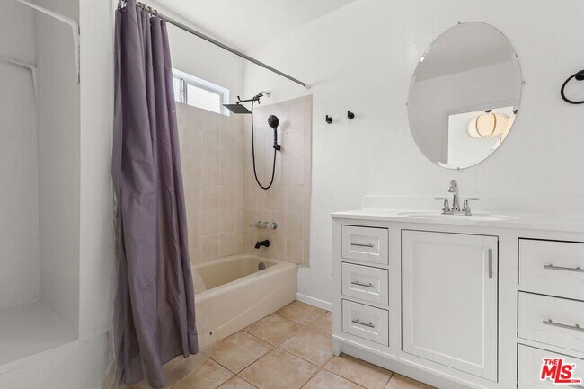 Building Photo - 1174 S Highland Ave