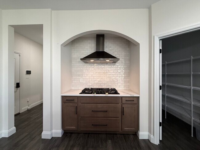 Building Photo - 156 Far Meadow Dr