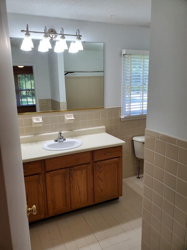 Master bath - 40 Bluebird Lane
