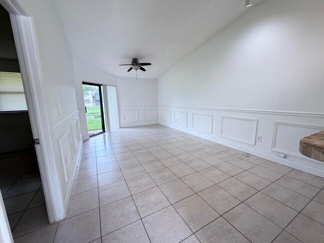 Building Photo - 9919 Nob Hill Ct
