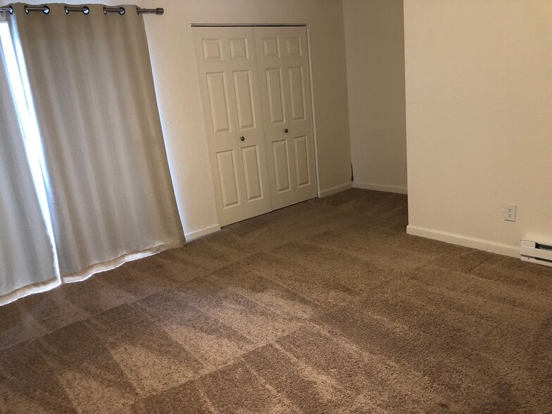 bedroom - 227 Dorn Ave