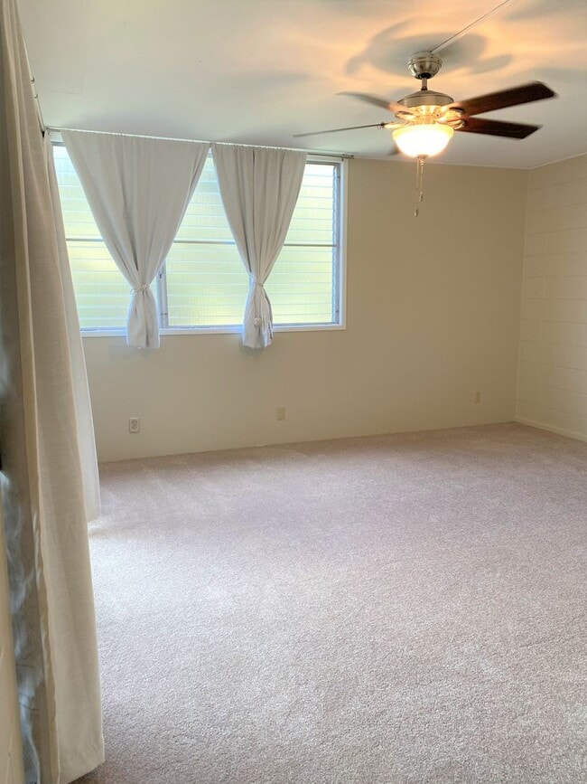 Building Photo - Rarely Available Haleloa II - 3/2/2