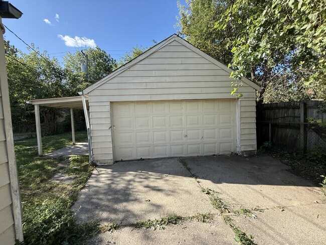 Building Photo - 17646 Toepfer Dr