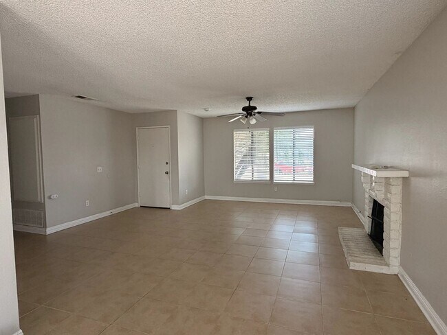 Building Photo - 14243 Perham Ct