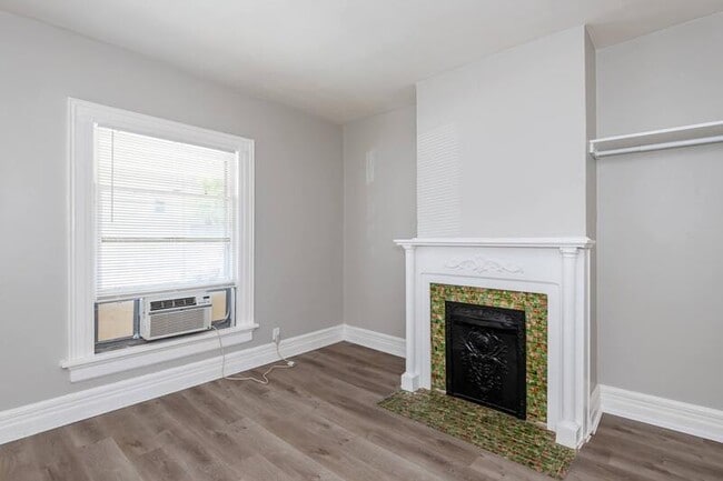 Primary Photo - 115 E Foraker St