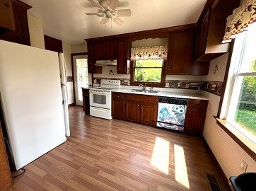 Building Photo - 15740 Redmore Ln
