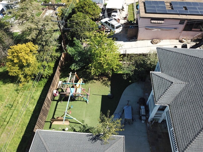 Building Photo - 10390 Don Pico Rd